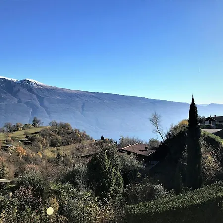 Grosszuegiges Mit Seeblick Und Garten In Ruhiger Lage Von Am Gardasee 別荘 *