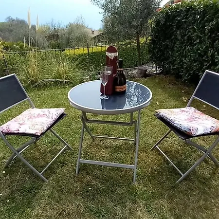 Semesterbostad Grosszuegiges Mit Seeblick Und Garten In Ruhiger Lage Von Am Gardasee Tignale