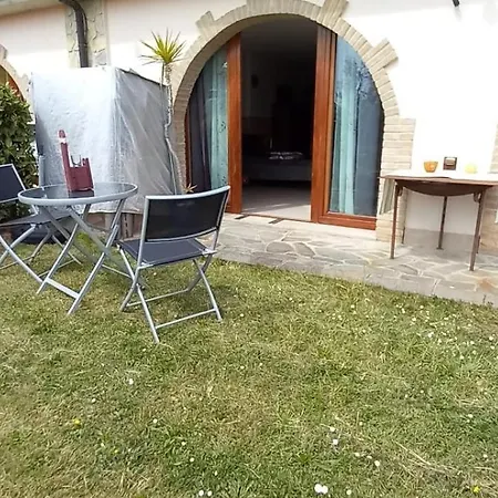 Grosszuegiges Mit Seeblick Und Garten In Ruhiger Lage Von Am Gardasee